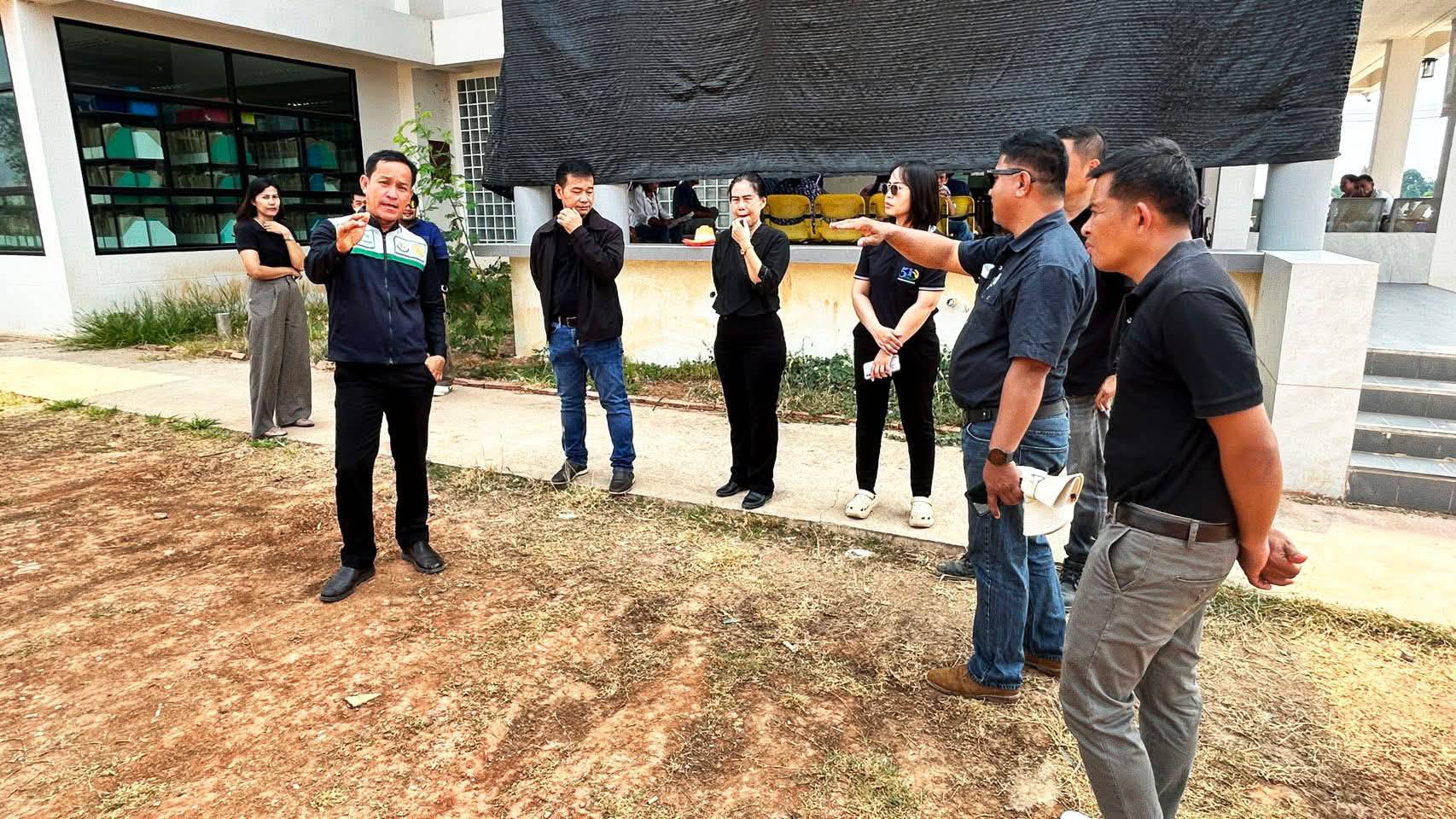 title - ส.ป.ก.พิษณุโลก ได้รับความอนุเคราะห์จากองค์การบริหารส่วนจังหวัดพิษณุโลก  ปรับพื้นที่โดยรอบการคารสำนักงาน ส.ป.ก.พิษณุโลก